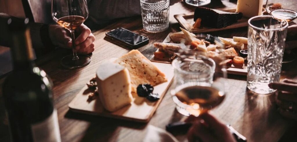 Cozy wine and cheese tasting in Bergen.
